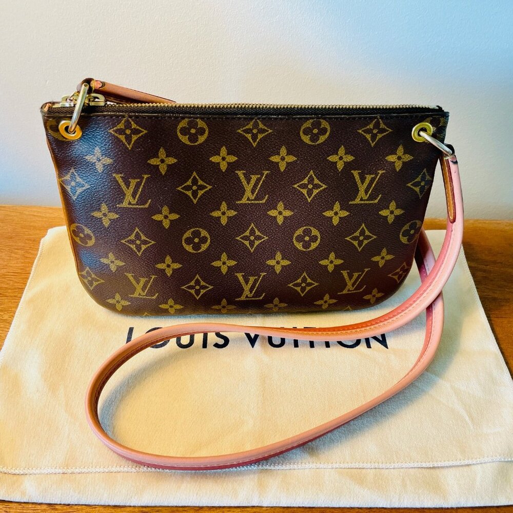 Louis Vuitton Monogram Canvas Crossbody Pouch Bag – Made in Spain
